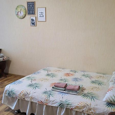 Квартира Двохкімнатна Фонтан Apartment คาเมียเนตส์-โปดิลสกี ภายนอก รูปภาพ
