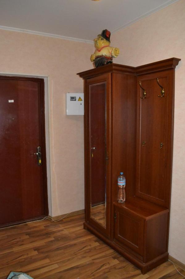 Квартира Двохкімнатна Фонтан Apartment คาเมียเนตส์-โปดิลสกี ภายนอก รูปภาพ