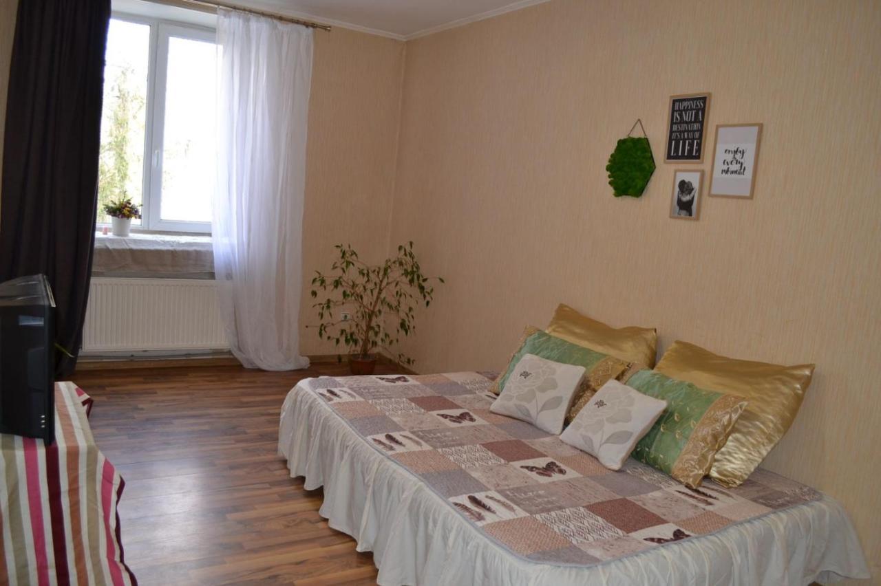 Квартира Двохкімнатна Фонтан Apartment คาเมียเนตส์-โปดิลสกี ภายนอก รูปภาพ